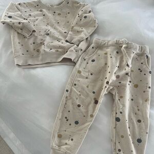 Rylee + Cru Beige Splatter Print Sweatshirt and Joggers Set unisex 18-24M